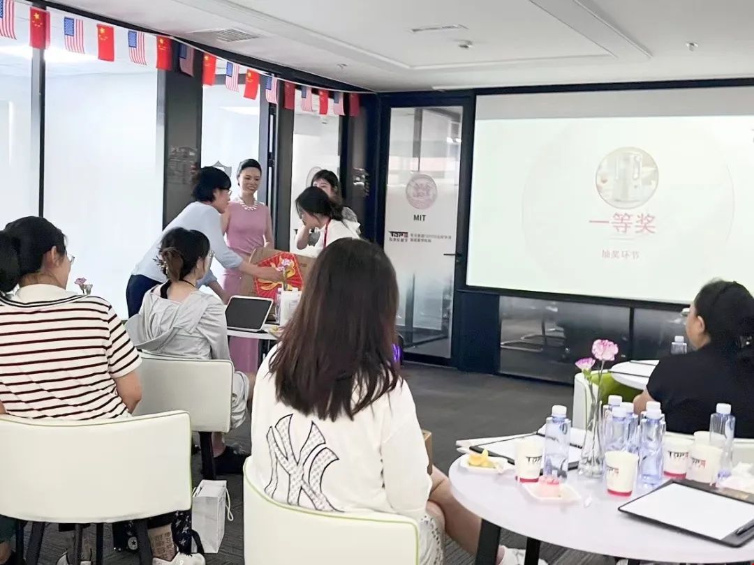 托普仕留學(xué)15周年慶互動(dòng)抽獎(jiǎng)活動(dòng).jpg