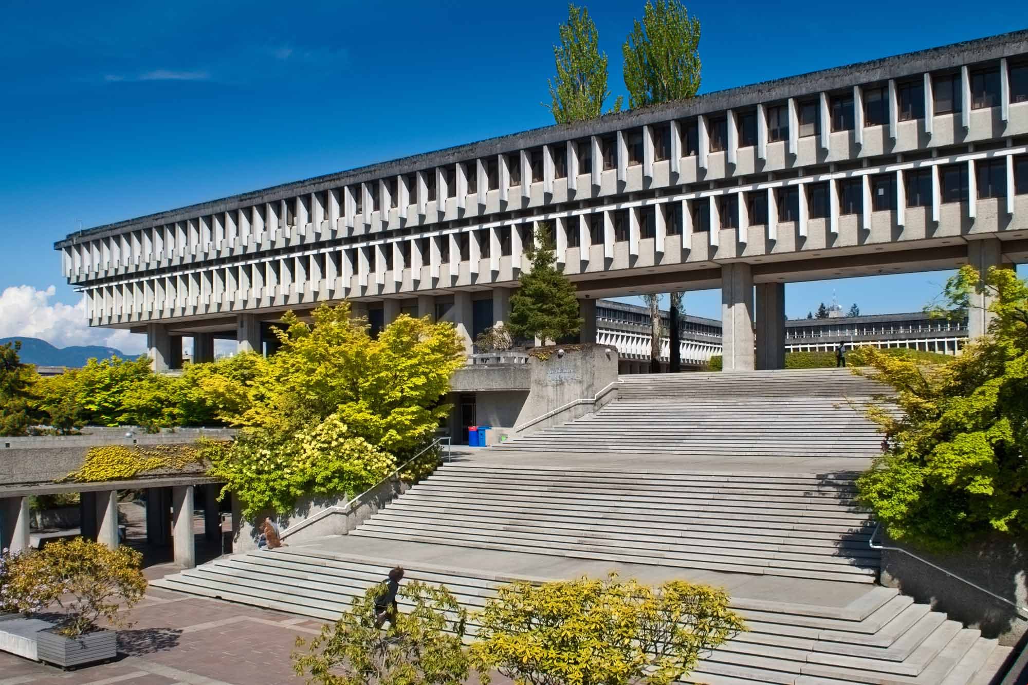 西蒙菲莎大學.jpg