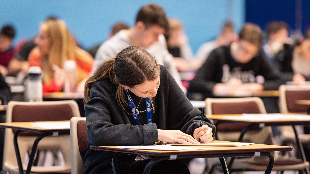 巴斯大學期末考試.jpg