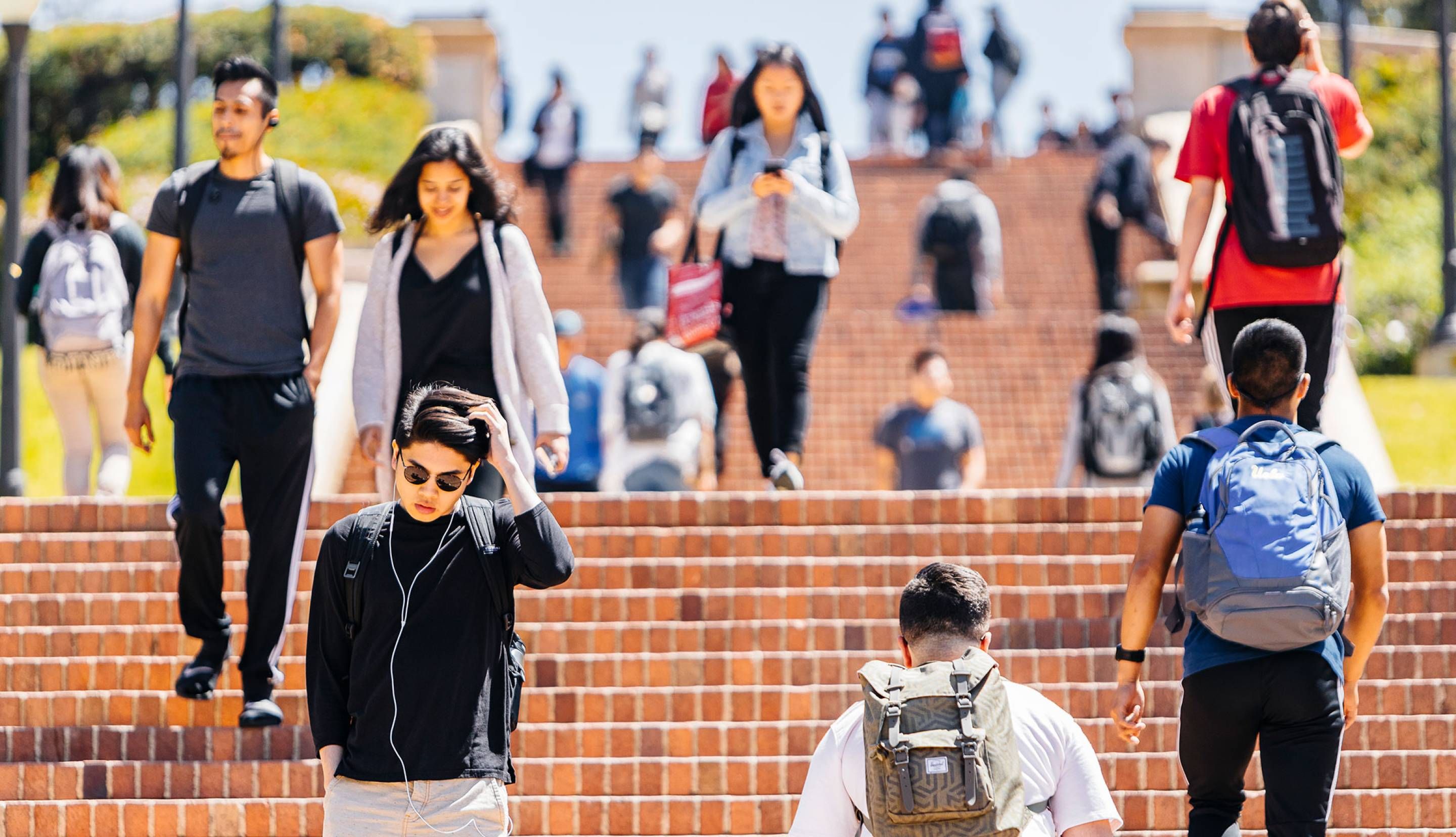 UC系大學新生.jpg UC系大學新生.jpg